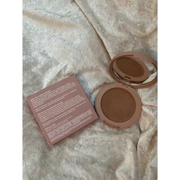 Ilia bronzer eclipse 7.8g - Picture 3 of 4